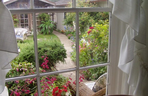Mendocino Cottage | Private Garden Cottage In Mendocino's Historic Preservation District