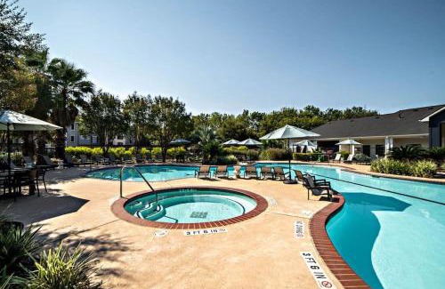 Pleasant Valley Apartment | Private Gated 4BR 4BA Home Away From Home Near DT