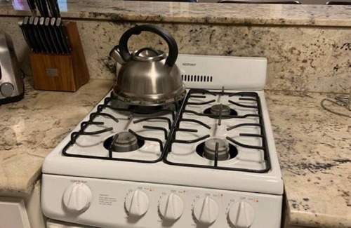 Downtown Riverside House | Private Get Away/Business Trip/Fast WIFi,Garden