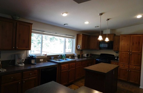 Junction City Cabin | Private Get-Away - Relax, Fish, Explore!