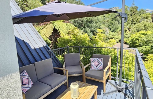 Picton House | Private Getaway for 2 Surrounded by Native Bush