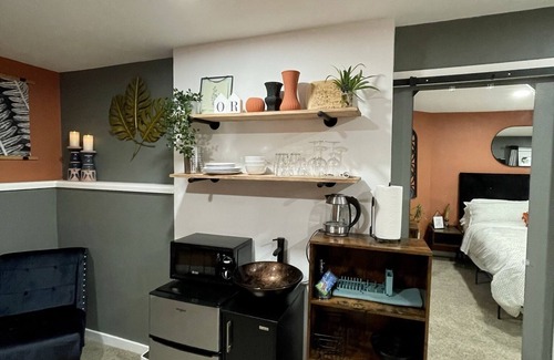West Salem House | Private getaway in a beautiful neighborhood