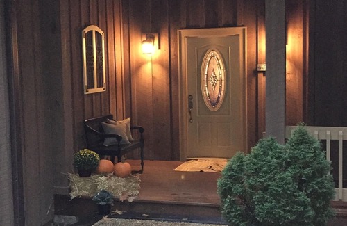 Sapphire Cottage | Private Getaway on Hogback Creek