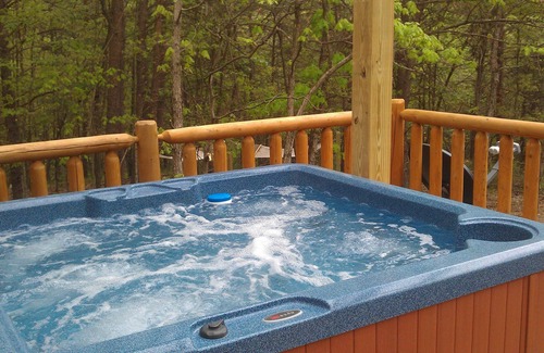 Berkeley Springs Cabin | Private getaway w/hot tub, wifi. Secluded amongst trees & near Sleepy Creek.