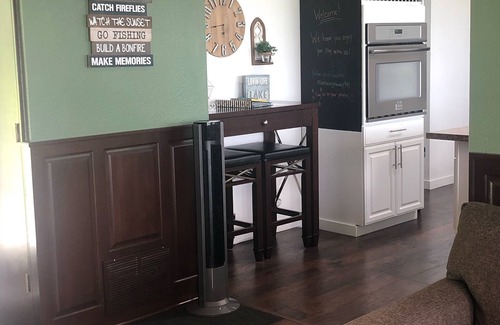 Mauston House | Private getaway with beautiful lake views!