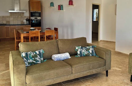 Tizzano Apartment | Private ground floor with large garden and heated pool. Sea view, Tizzano