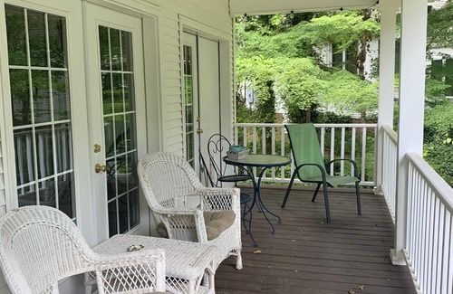 Ferndale House | Private Guest house on Golden Pond
