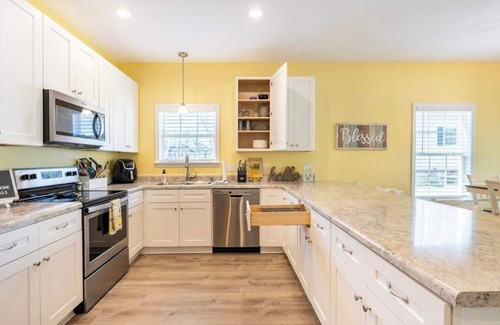 Mullins House | Private Guest (pool) House