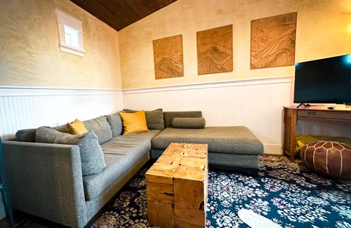 Old Bend Apartment | Private Guest Suite in the Heart of Old Bend
