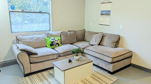 West Bellevue House | Private Guest Suite in West Bellevue Home