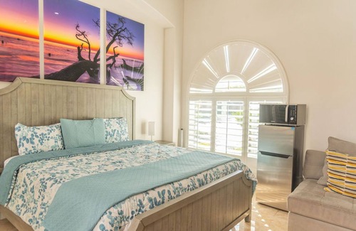 Summerlin House | Private guesthouse in upscale community, courtyard retreat w/fireplace