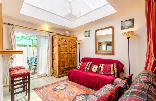 Pacific Palisades Cottage | Private Guesthouse in Pacific Palisades