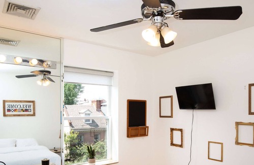 Southwark House | Private Heated Pool with City views and Gym!