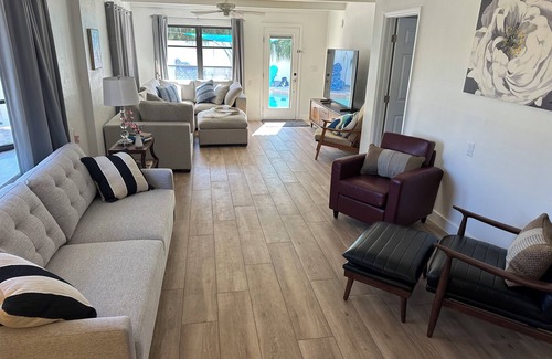 Pass-a-Grille House | Private Heated Pool Beach Home 2/2 Sleeps 6- Pets welcome and Stay Free