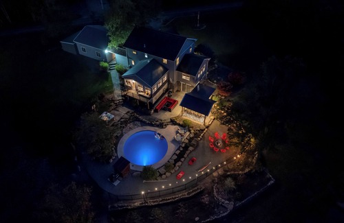 Aldenville House | Private Heated Pool Hot Tub Game Room Fire Pit 6 Bdrms