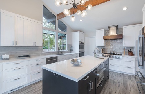 Glen Ellen House | Private Hilltop Vineyard Views! Luxury Home 6 Acres with private Pool & Hot Tub