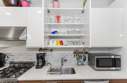 Harsimus Cove House | Private home 20 mins from NYC!