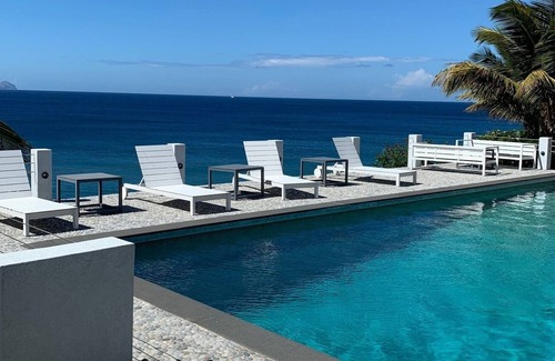 Salem House | Private home at end of cul de sac 300 feet of pristine ocean views
