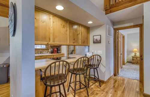 Branson West House | Private Home in StoneBridge Resort - Two Master Suites, Full Kitchen, Screened Porch, Grill