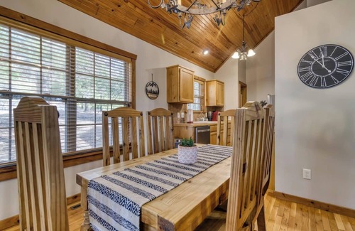 Branson West House | Private Home in StoneBridge Resort - Two Master Suites, Full Kitchen, Screened Porch, Grill
