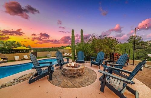 Tucson House | Private Home~Two Fire Pits~Salt Pool~Mini Golf~Theater~EARLY CHECK-IN