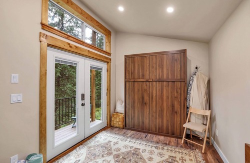 New Meadows Cottage | Private Hot Spring | Off Grid | River | Brundage