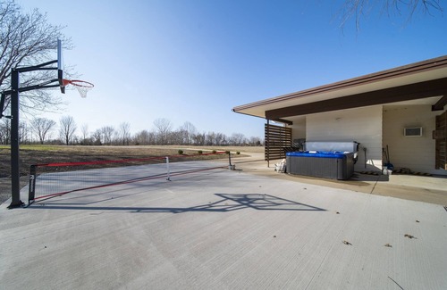 Grove House | Private Hot Tub 20 Acres King Beds Firepit Views