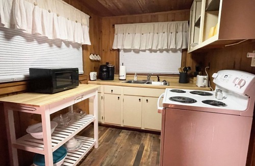 Bryson City Cabin | Private HOT TUB. Fire Pit, screened porch. 3 miles to the NOC. Resort POOL