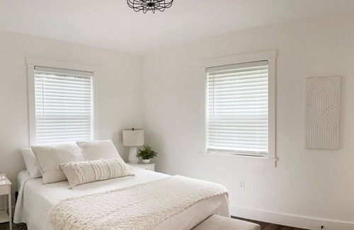 Fort Littleton House | Private + Hot Tub + Kids Toy Loft + Pool Table