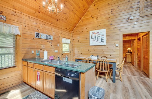Sevierville Cabin | Private Hot Tub: Lake Resort Cabin in Sevierville!