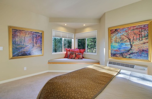 Century West Hotel | Private, hotel style suite in Bend with access to fitness center, community pool