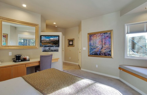 Century West Hotel | Private, hotel style suite in Bend with access to fitness center, community pool
