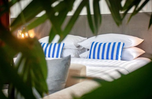 Sangkat Sla Kram House | Private hotel with 4 suite rooms, Sky Bar and Full restaurant