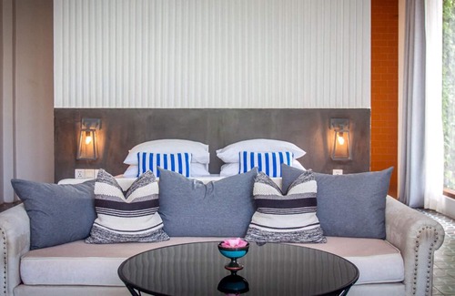 Sangkat Sla Kram House | Private hotel with 4 suite rooms, Sky Bar and Full restaurant