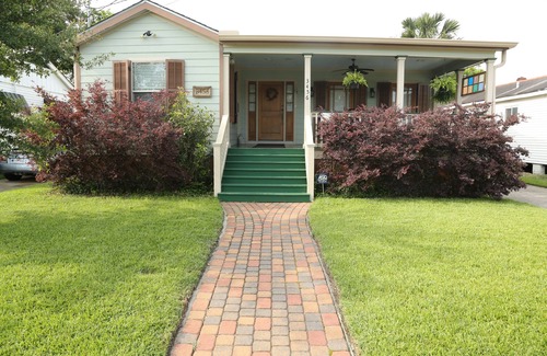 Fairgrounds House | Private house/2.3 miles to FrenchQuarter/0.4 miles to City Park