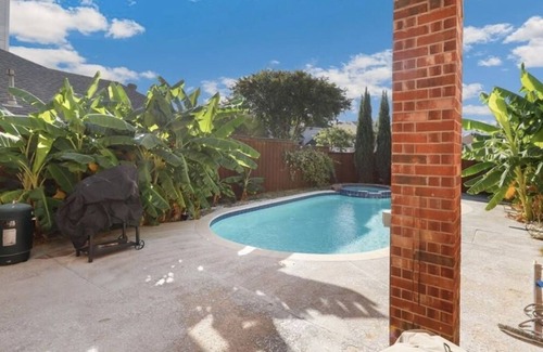 Plano House | Private House in Plano with Pool