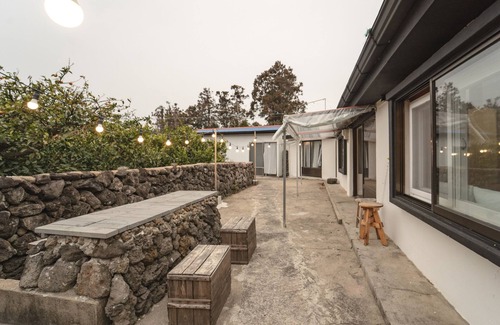 Namwon House | Private house in quite jeju village - JEJUASSI