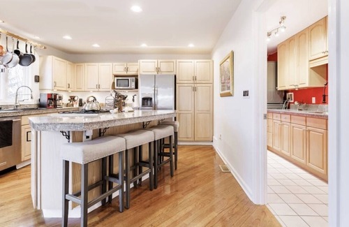 Westside House | Private house with city and lake views- close to everything