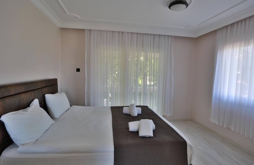 Karavas Villa | Private House with Common Pool in Kyrenia