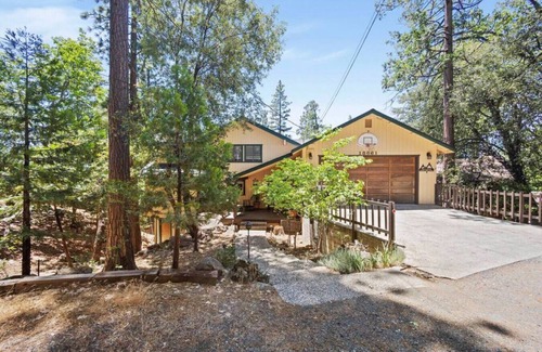 Twain Harte Cabin | Private, huge comfy cabin/Great location.