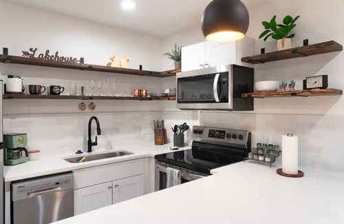 Lakeway Apartment | Private In-Law Suite Walkable to Marina