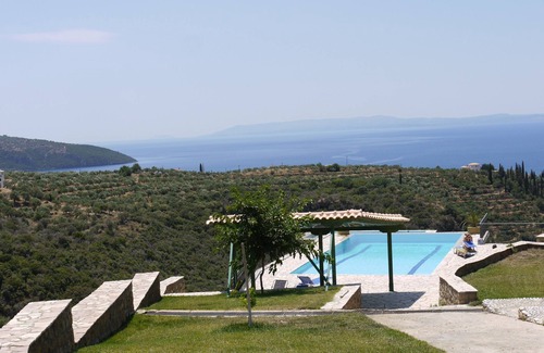 Kalamata Villa | Private infinity pool & hot tub. Breathtaking sea & mountain views.