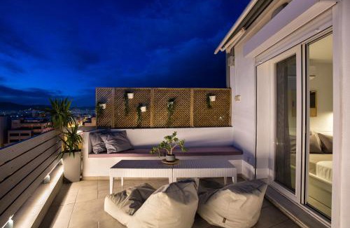 Metaxourgio Apartment | Private Jacuzzi & Acropolis View - The Loft