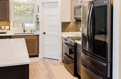 West Baden Springs Cabin | Private Lakehouse getaway with all modern comforts.