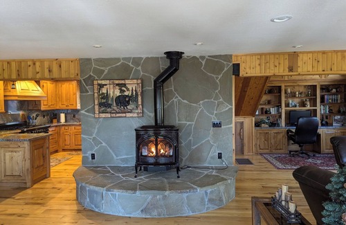 Tahoma Cabin | Private Lake-view Cabin with Space for Everyone, recently remodeled with 2 decks