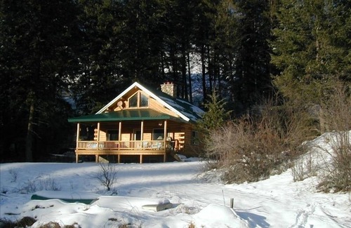 Kettle Falls Cabin | Private Lake with One 3 Bdrm 1 1/2 Bath Log Home. 175 Acres