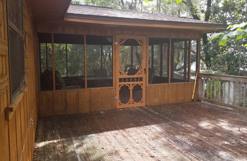 De Funiak Springs House | Private lakefront home w/porch & dock-fish, relax; quiet & shady