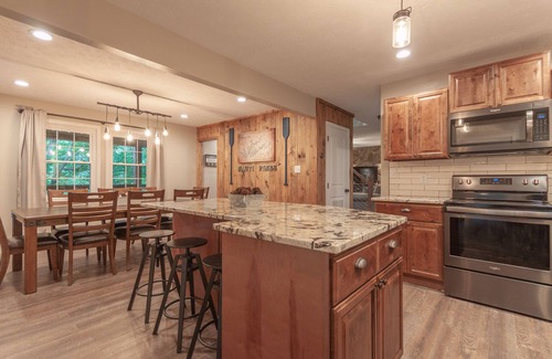 Caryville House | Private Lakefront Cabin within 4 Miles of I-75 and close access to ATV trails