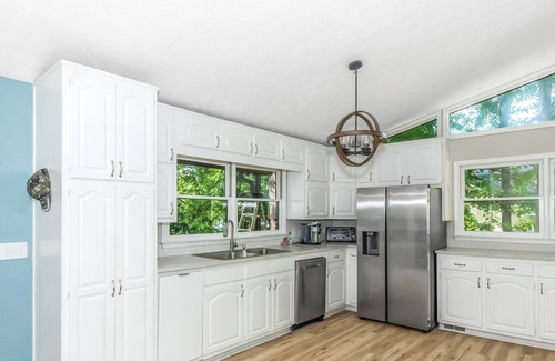 Monticello House | Private Lakefront Escape