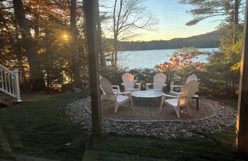 Plymouth House | Private Lakefront Family Getaway Sleeps 10 Dog Friendly Close to Skiing